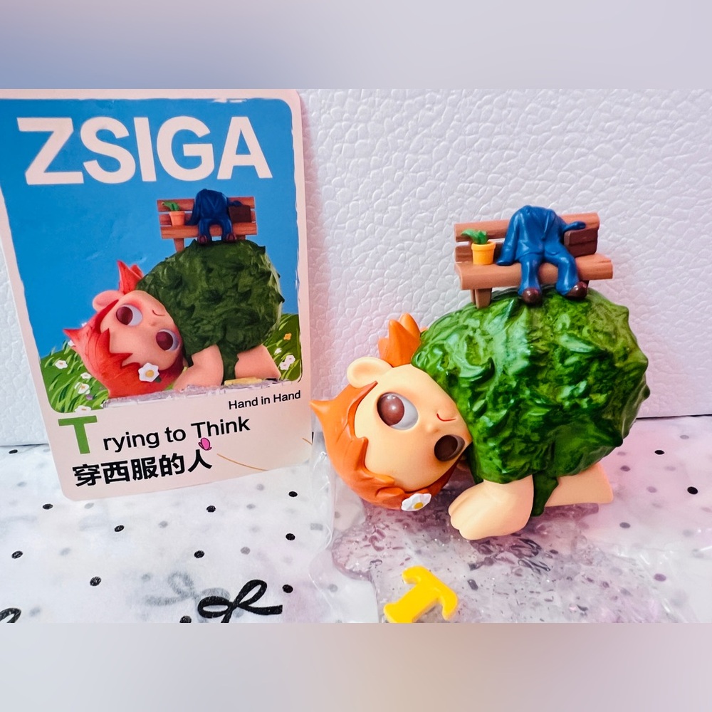 ZSIGA “Hand in Hand” Series Figure - “Trying to think” From POP MART